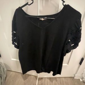 1 x maurices black v neck top